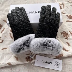 Chanel black winter warm gloves